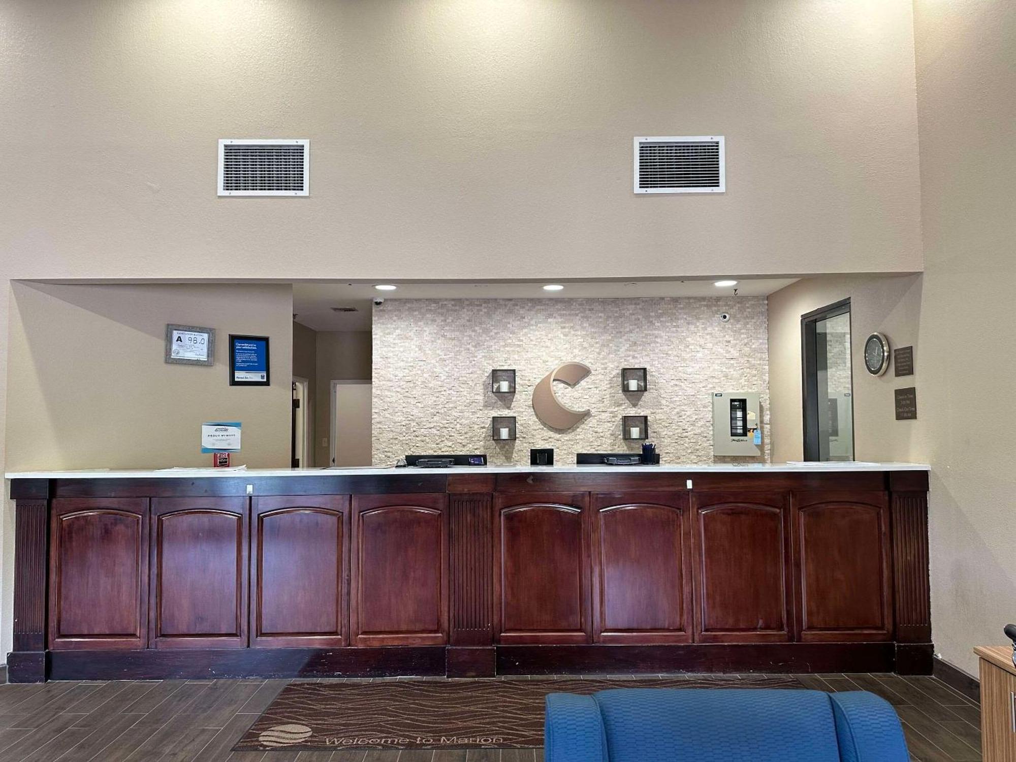 Comfort Inn Near Downtown & Blue Ridge Pkwy Маріон Екстер'єр фото