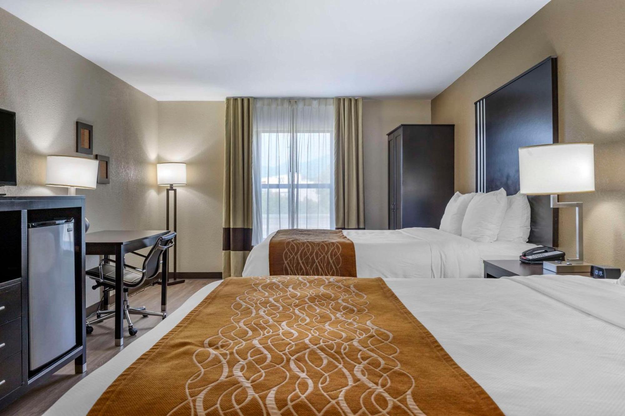 Comfort Inn Near Downtown & Blue Ridge Pkwy Маріон Екстер'єр фото