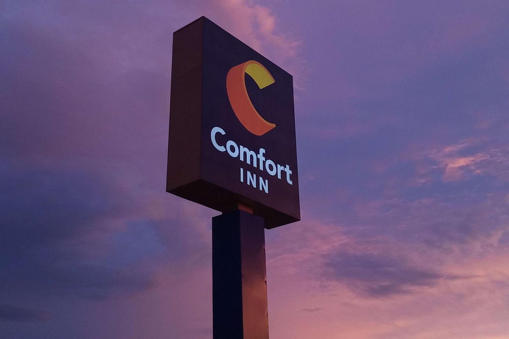 Comfort Inn Near Downtown & Blue Ridge Pkwy Маріон Екстер'єр фото