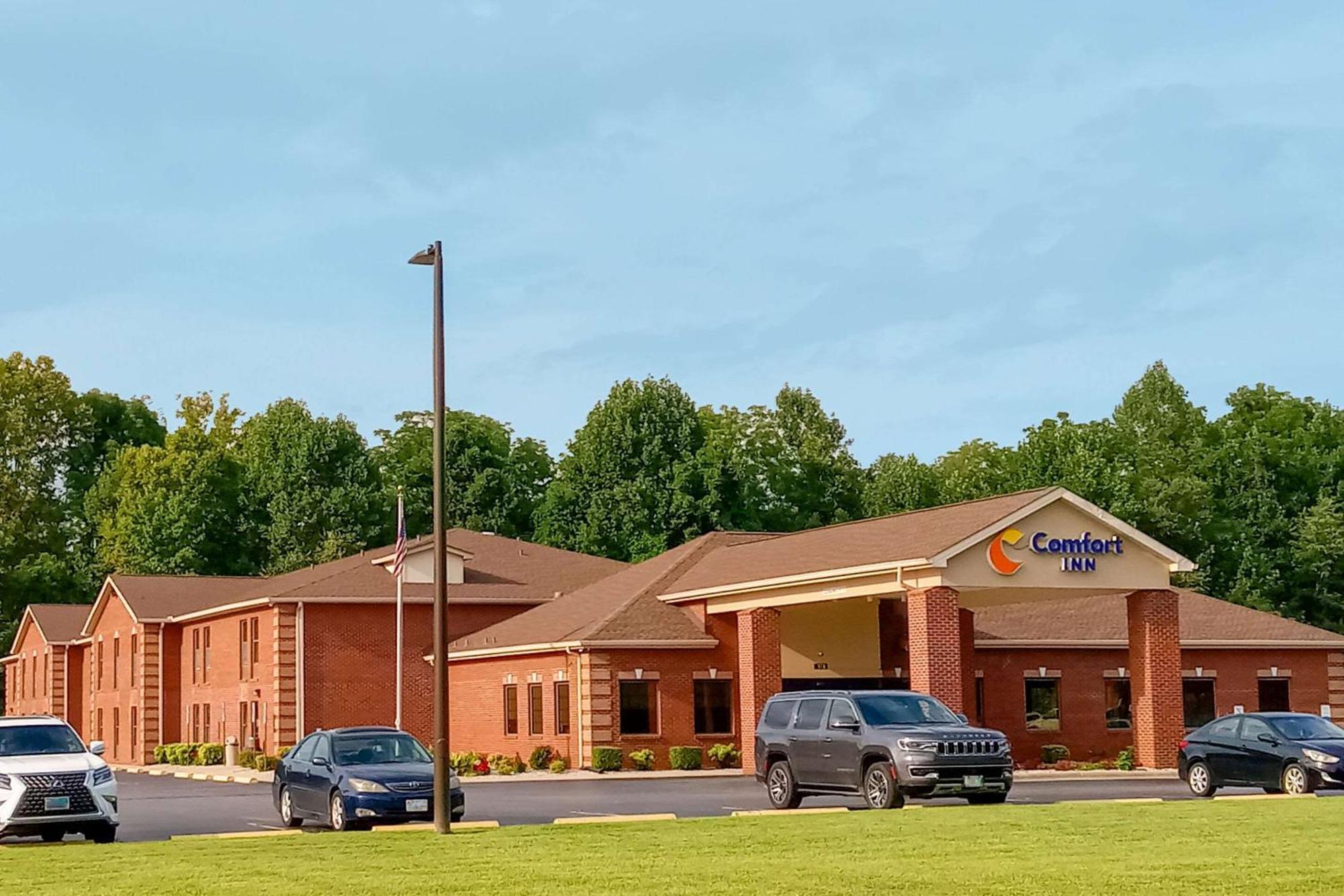 Comfort Inn Near Downtown & Blue Ridge Pkwy Маріон Екстер'єр фото