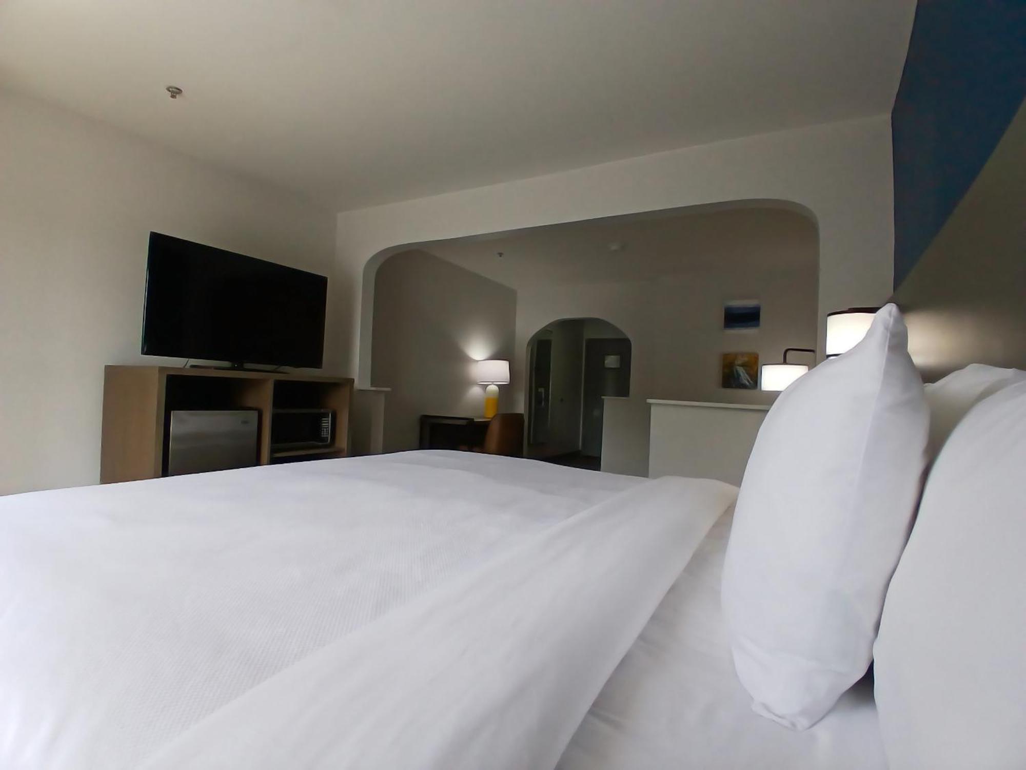 Comfort Inn Near Downtown & Blue Ridge Pkwy Маріон Екстер'єр фото